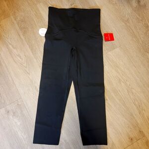 Spanx  black leggings cropped. Size small